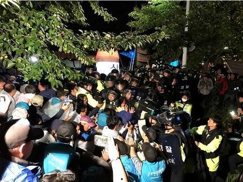 各地民众爆料新闻事件最新,“突发！民众爆料揭示XX地区最新重大事件真相”