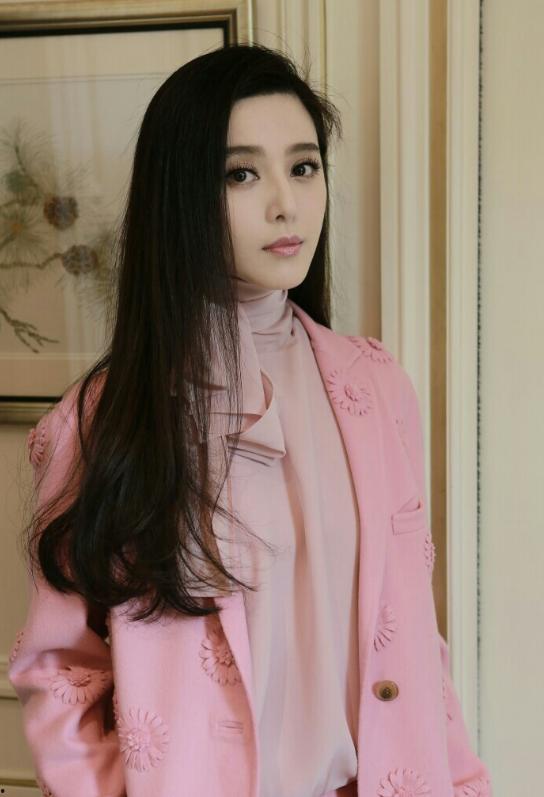 李小璐和范冰冰最新爆料,娱乐圈风云再起，真相浮出水面